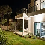 Villa Al Mare Oezel Havuzlu Villa