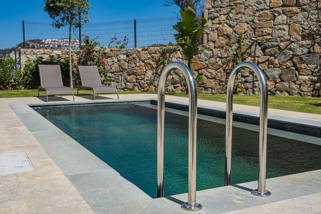 Al Mare Oezel Havuzlu Villa